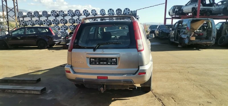 Nissan X-trail 2.2, снимка 3 - Автомобили и джипове - 42892160