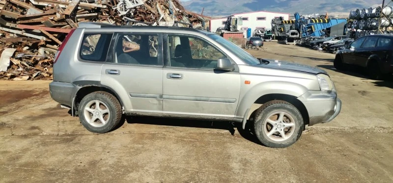 Nissan X-trail 2.2, снимка 4 - Автомобили и джипове - 42892160