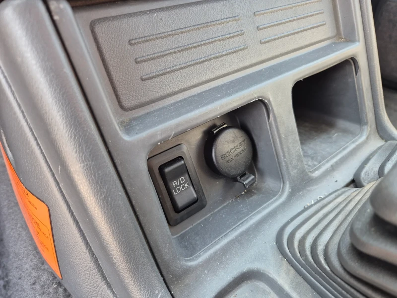 Mitsubishi Pajero 2.5 TDI, снимка 10 - Автомобили и джипове - 50937069