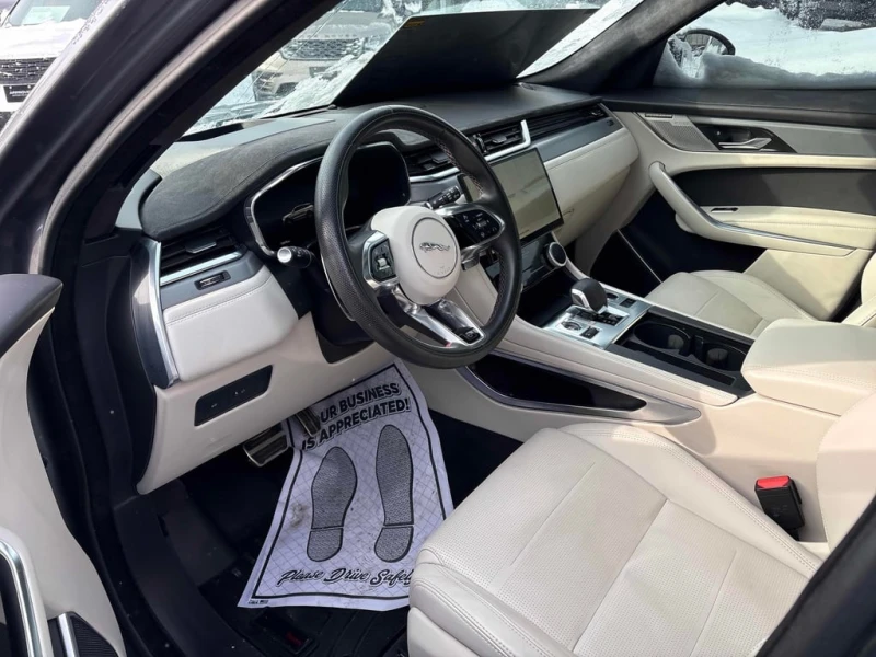 Jaguar F-PACE * SVR * CARFAX * БЕЗ ПЪРВОНАЧАЛНА ВНОСКА, снимка 5 - Автомобили и джипове - 53215178