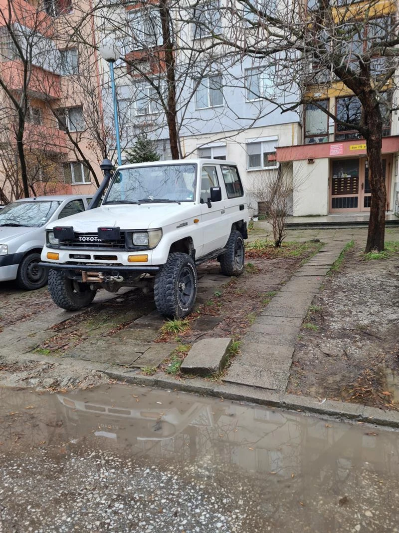 Toyota Land cruiser RJ 70, снимка 1 - Автомобили и джипове - 35276181