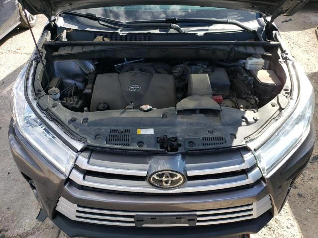 Toyota Highlander 2019 TOYOTA HIGHLANDER SE, снимка 12 - Автомобили и джипове - 47706132