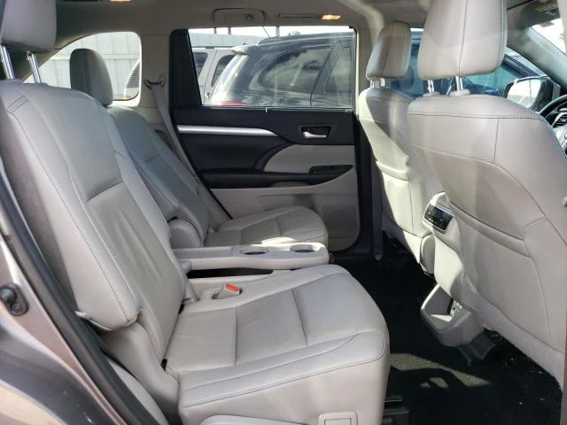 Toyota Highlander 2019 TOYOTA HIGHLANDER SE, снимка 10 - Автомобили и джипове - 47706132