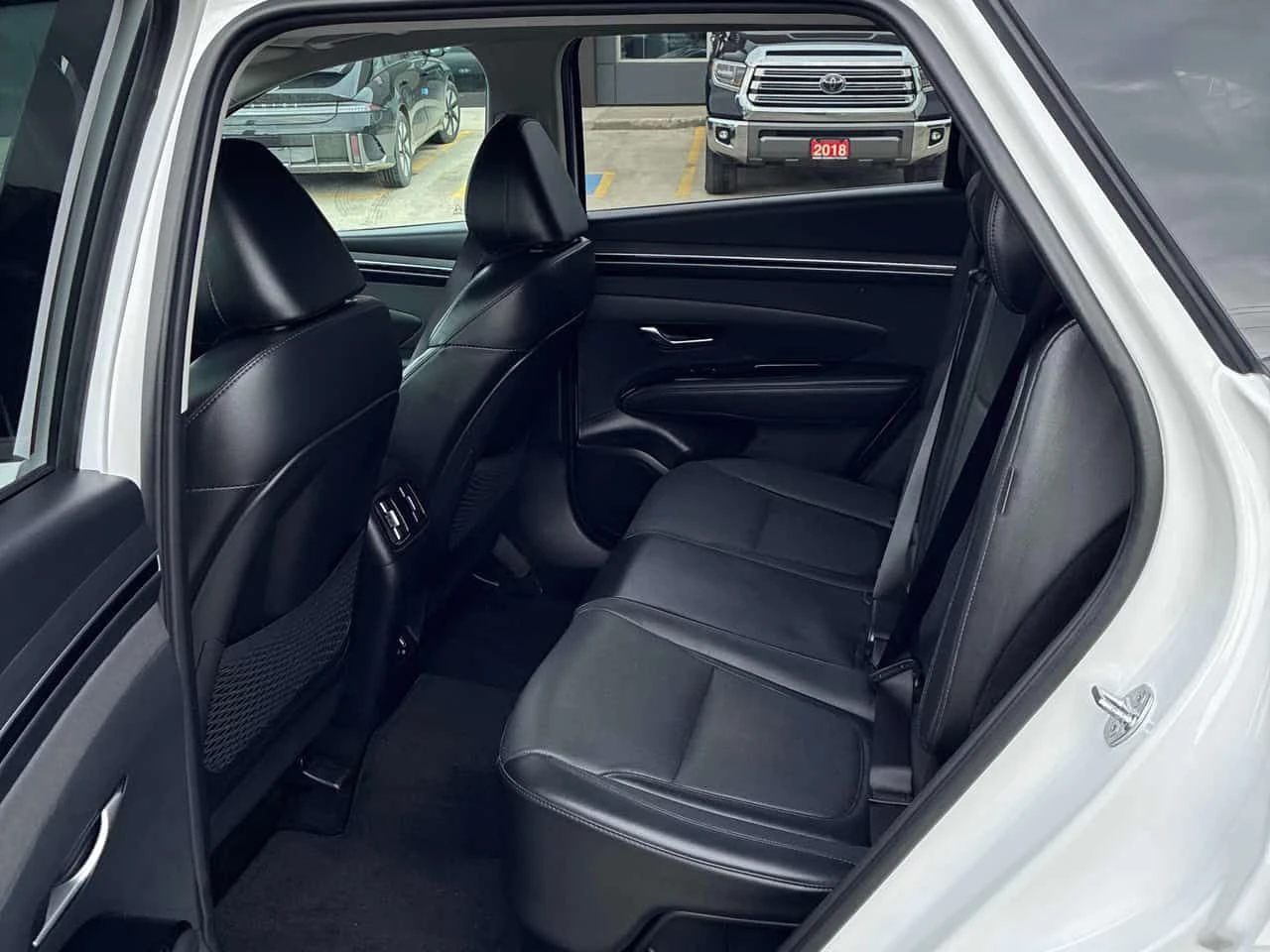 Hyundai Tucson Ultimate  CARFAX, снимка 13 - Автомобили и джипове - 53746227