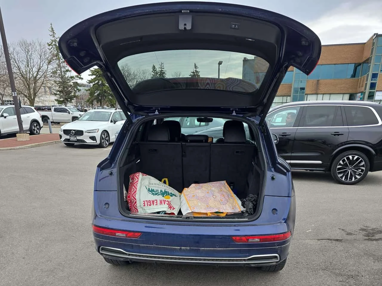 Audi Q5 PROGRESSIV * ПОДГРЕВ * ПАНОРАМА * ПРЕДСТАВИТЕЛСТО, снимка 12 - Автомобили и джипове - 53930098