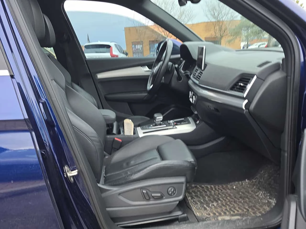 Audi Q5 PROGRESSIV * ПОДГРЕВ * ПАНОРАМА * ПРЕДСТАВИТЕЛСТО, снимка 15 - Автомобили и джипове - 53930098