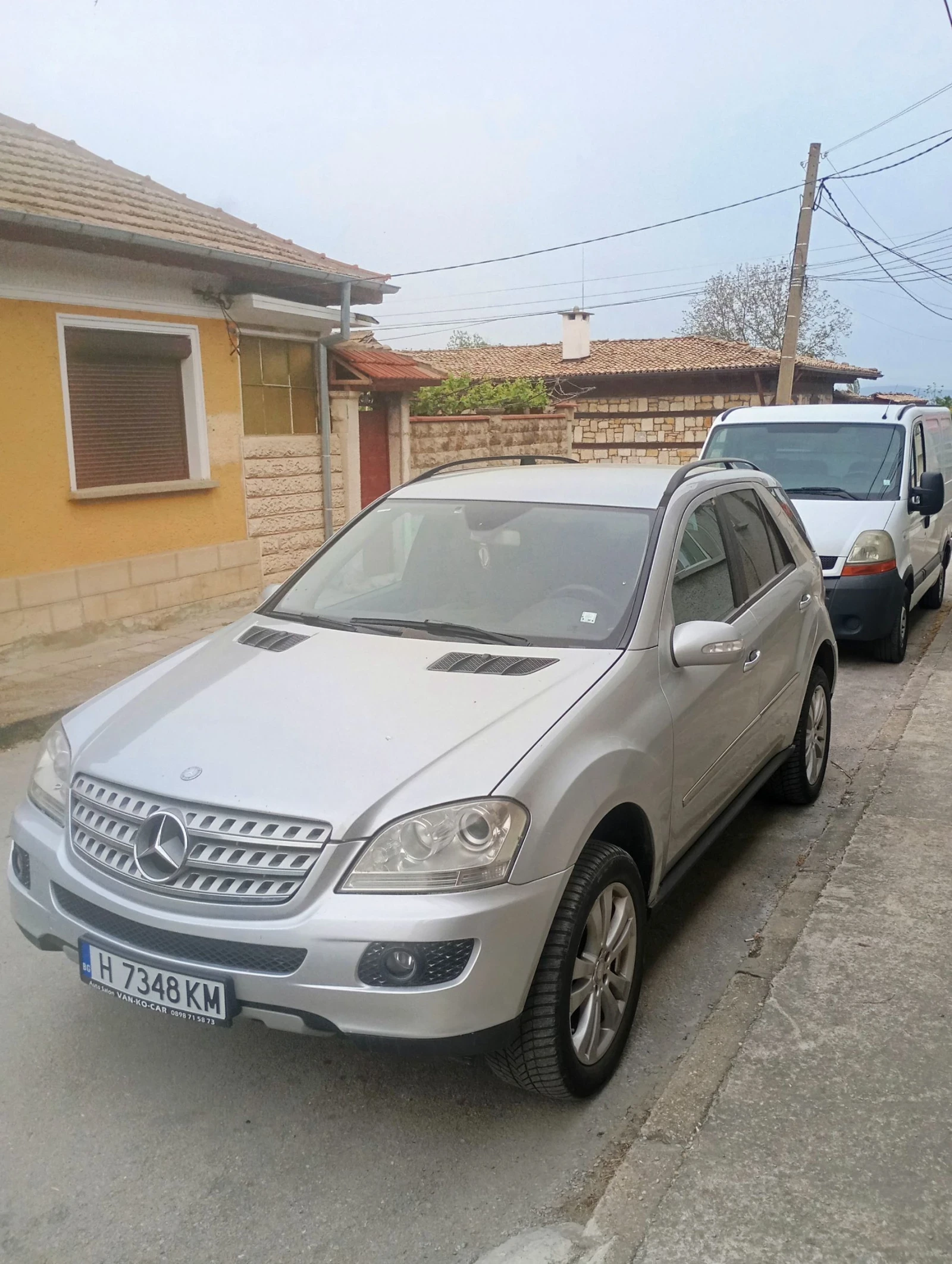 Mercedes-Benz ML 320, снимка 4 - Автомобили и джипове - 54478516