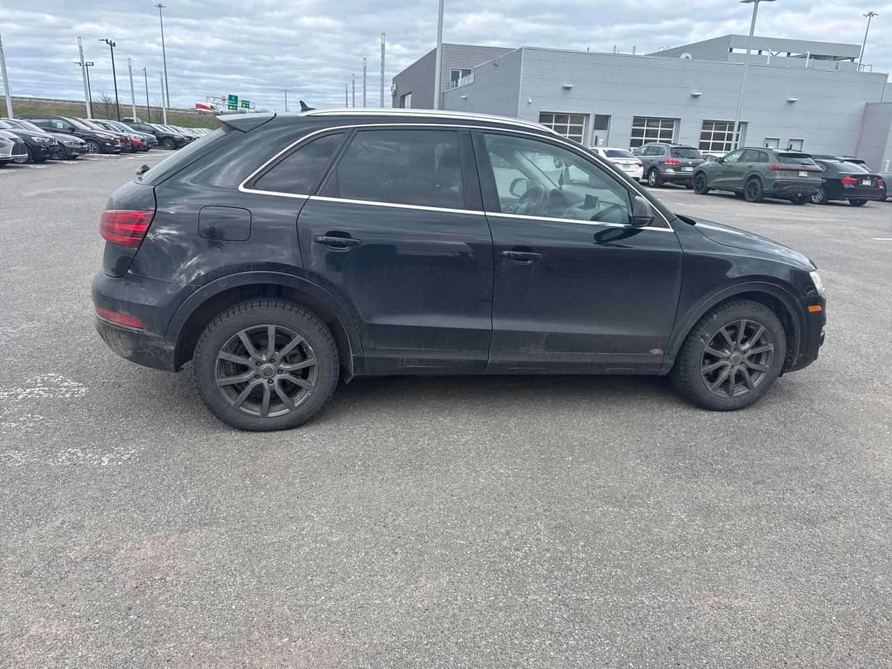 Audi Q3 * LED* ПАНОРАМА* ГЛАВНО ПРЕДСТАВИТЕЛСТВО НА AUDI* , снимка 4 - Автомобили и джипове - 54529218