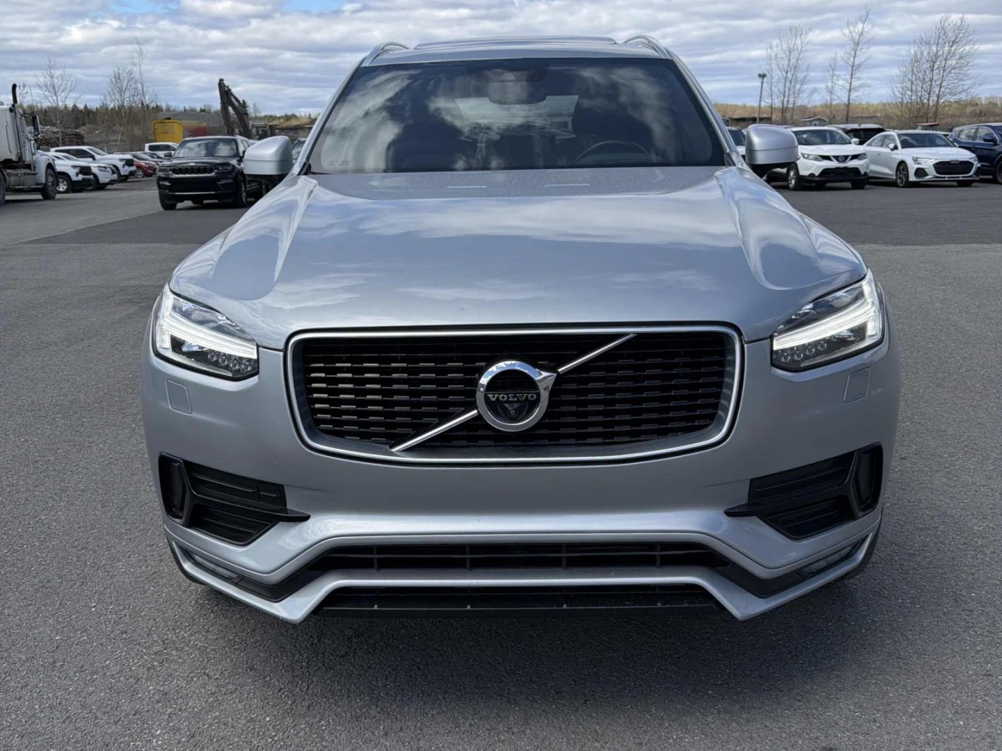 Volvo Xc90 T6* R-Design* Подгрев * Пано * AWD, снимка 2 - Автомобили и джипове - 54554873