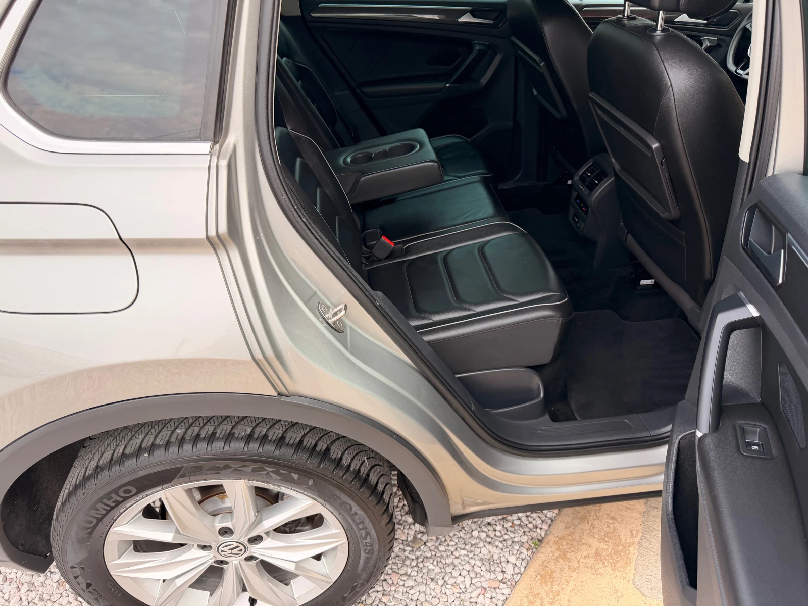 VW Tiguan 2.0TDI* NAVI* 100%KM* KEYLESS* AUTOMATIK* LIZING, снимка 16 - Автомобили и джипове - 55144369