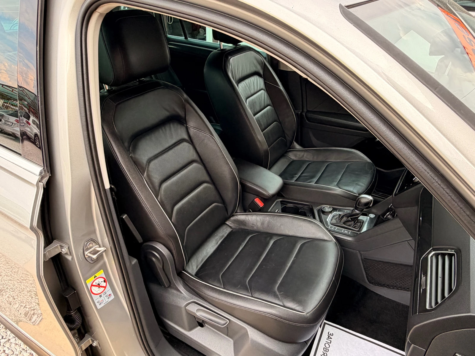 VW Tiguan 2.0TDI* NAVI* 100%KM* KEYLESS* AUTOMATIK* LIZING, снимка 11 - Автомобили и джипове - 55144369