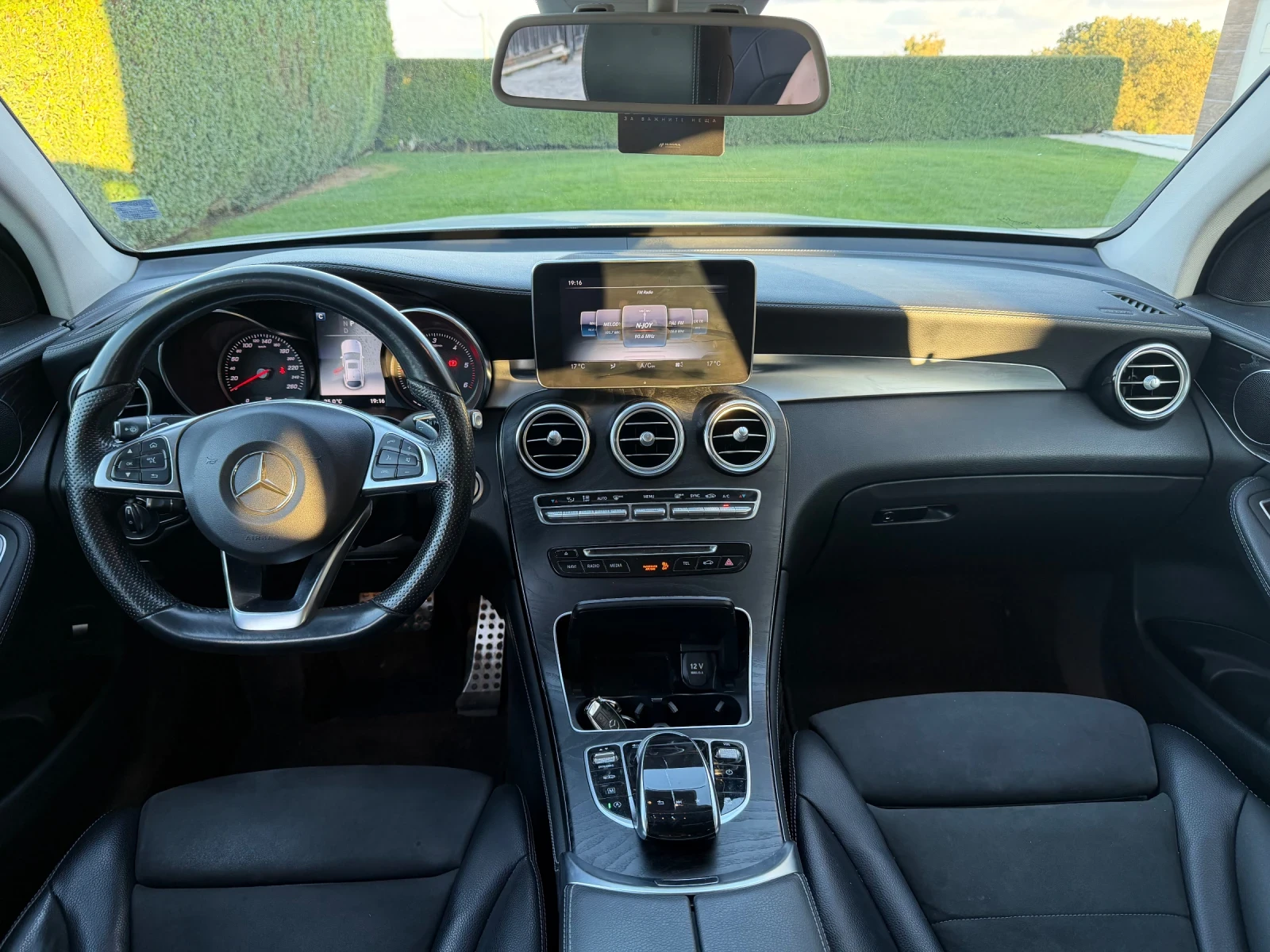 Mercedes-Benz GLC 220 Coupe * AMG Line * 4matic, снимка 8 - Автомобили и джипове - 55754154
