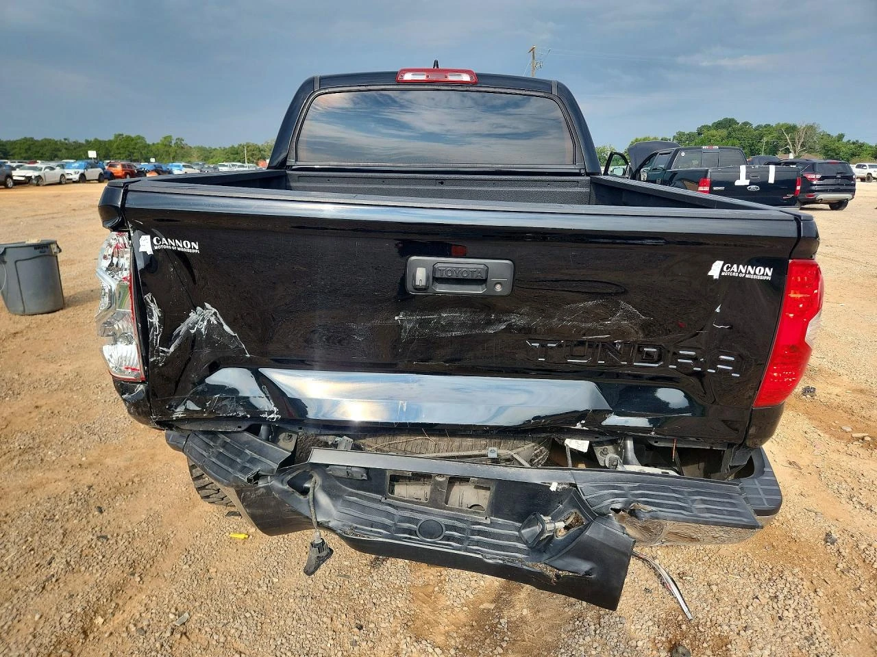 Toyota Tundra 5.7l Crewmax Sr5, снимка 6 - Автомобили и джипове - 56044062