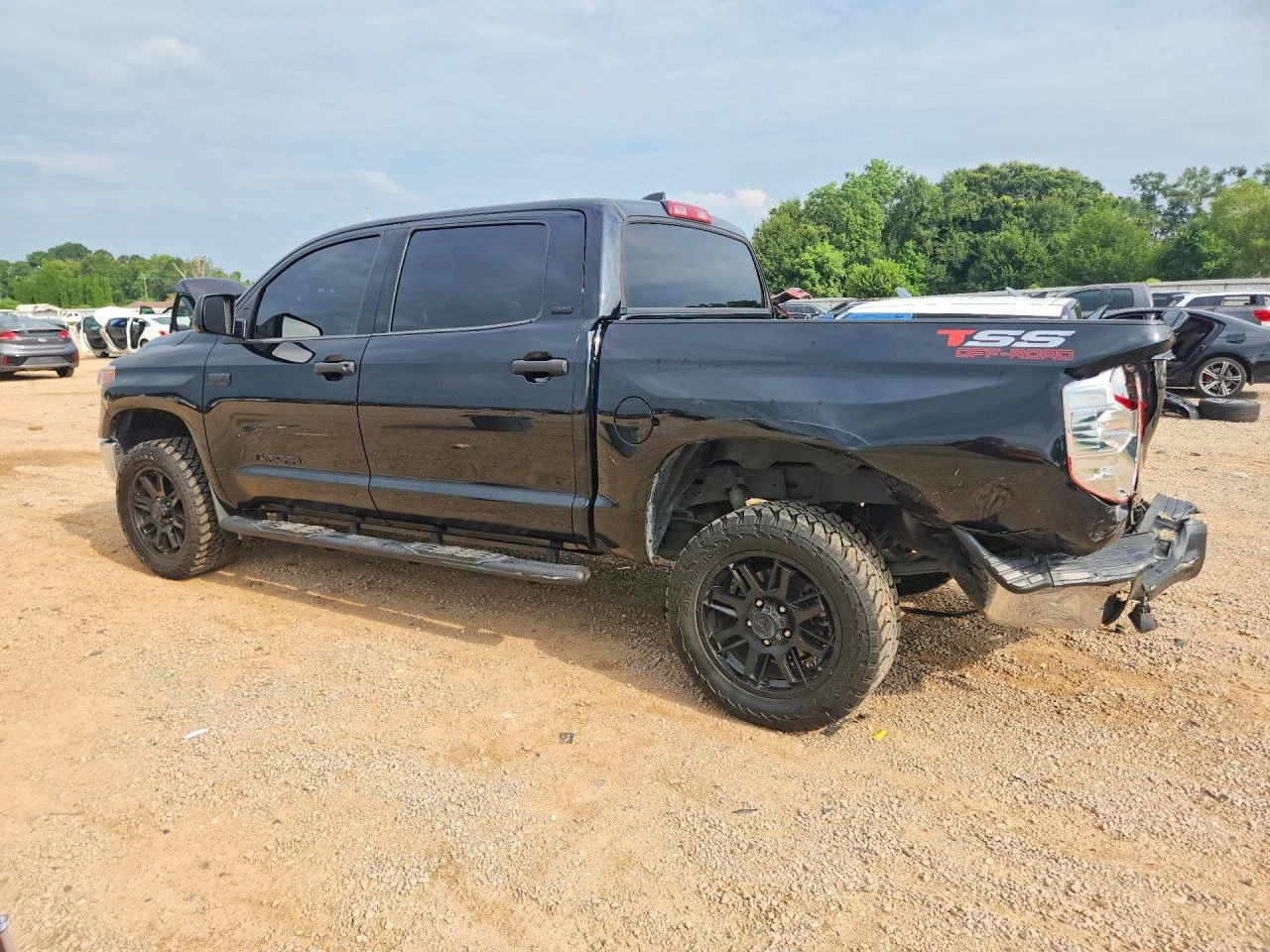 Toyota Tundra 5.7l Crewmax Sr5, снимка 2 - Автомобили и джипове - 56044062