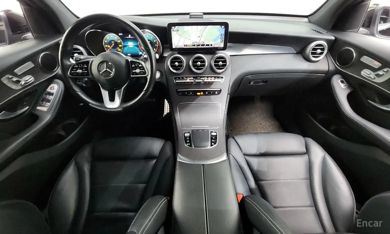 Mercedes-Benz GLC 300 4MATIC Coupe/ДИСТРОНИК/ДИГИТАЛЕН КИЛОМЕТРАЖ/ПАНО/, снимка 7 - Автомобили и джипове - 56081763