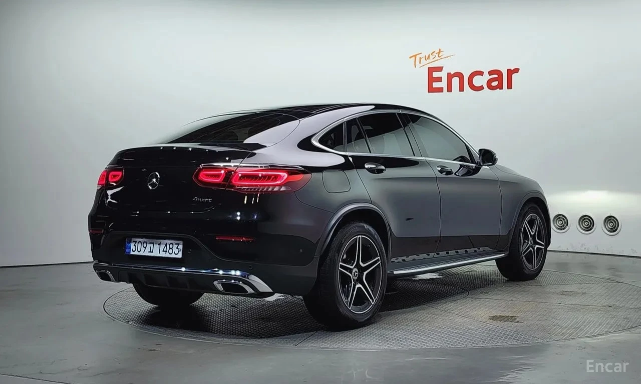 Mercedes-Benz GLC 300 4MATIC Coupe/ДИСТРОНИК/ДИГИТАЛЕН КИЛОМЕТРАЖ/ПАНО/, снимка 2 - Автомобили и джипове - 56081763