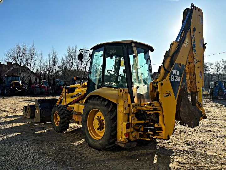 Багер Komatsu WB93R-2, снимка 4 - Индустриална техника - 49434575