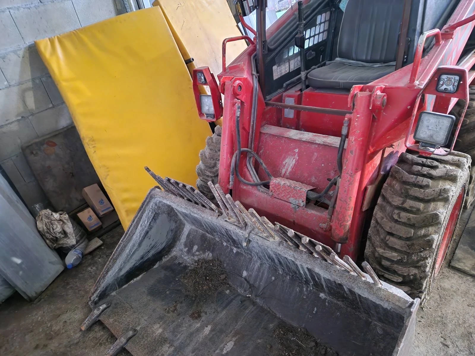 Челен товарач Друга марка FAI KOMATCU - изображение 3