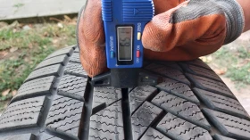 Гуми Зимни 265/60R18, снимка 6
