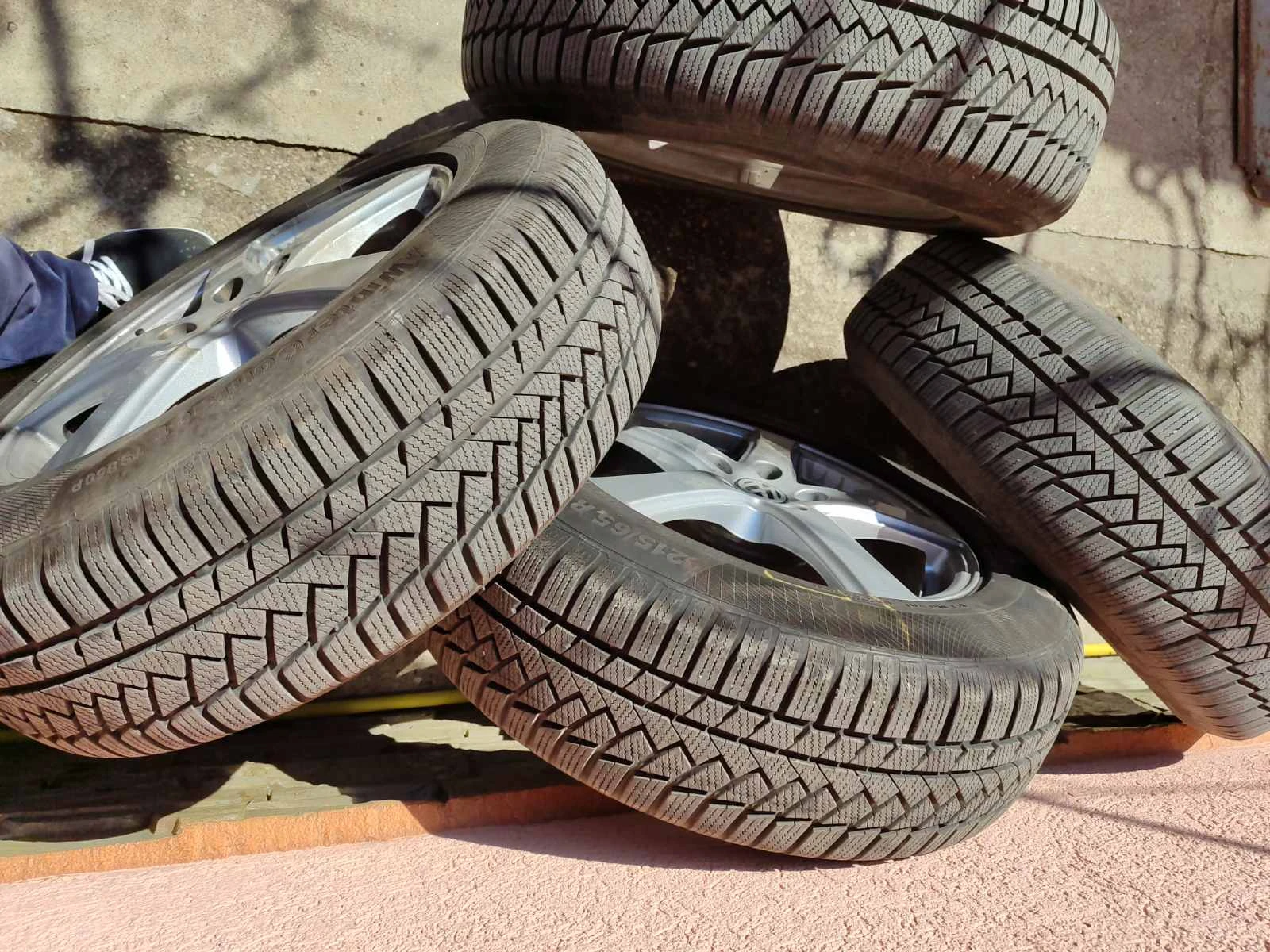 Гуми с джанти Continental 215/65R17, снимка 3 - Гуми и джанти - 54097759