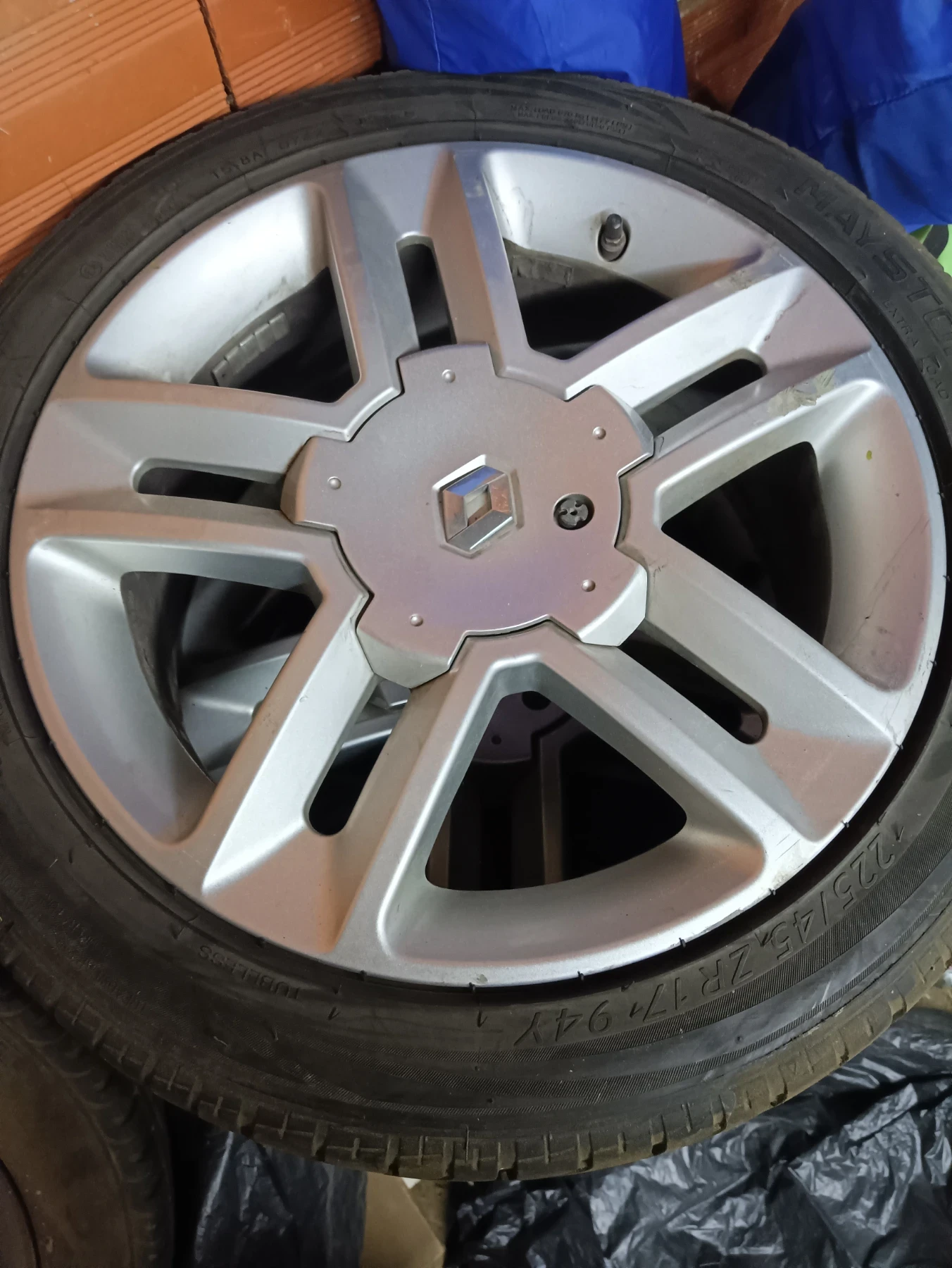 ���� � ������ 225/45R17 �� Renault | Mobile.bg � ����������� 3
