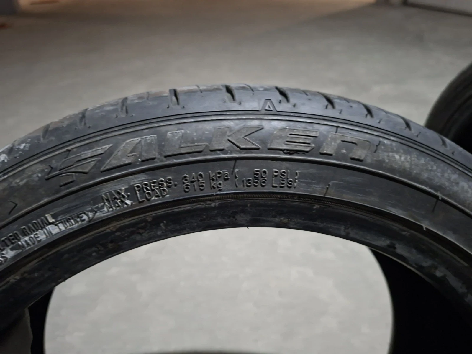 Гуми Летни 215/45R17, снимка 2 - Гуми и джанти - 55965346