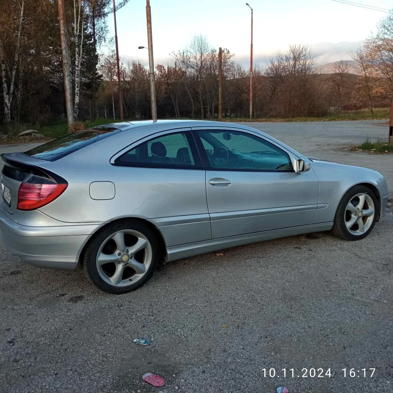 Mercedes-Benz C 220, снимка 2 - Автомобили и джипове - 47950486