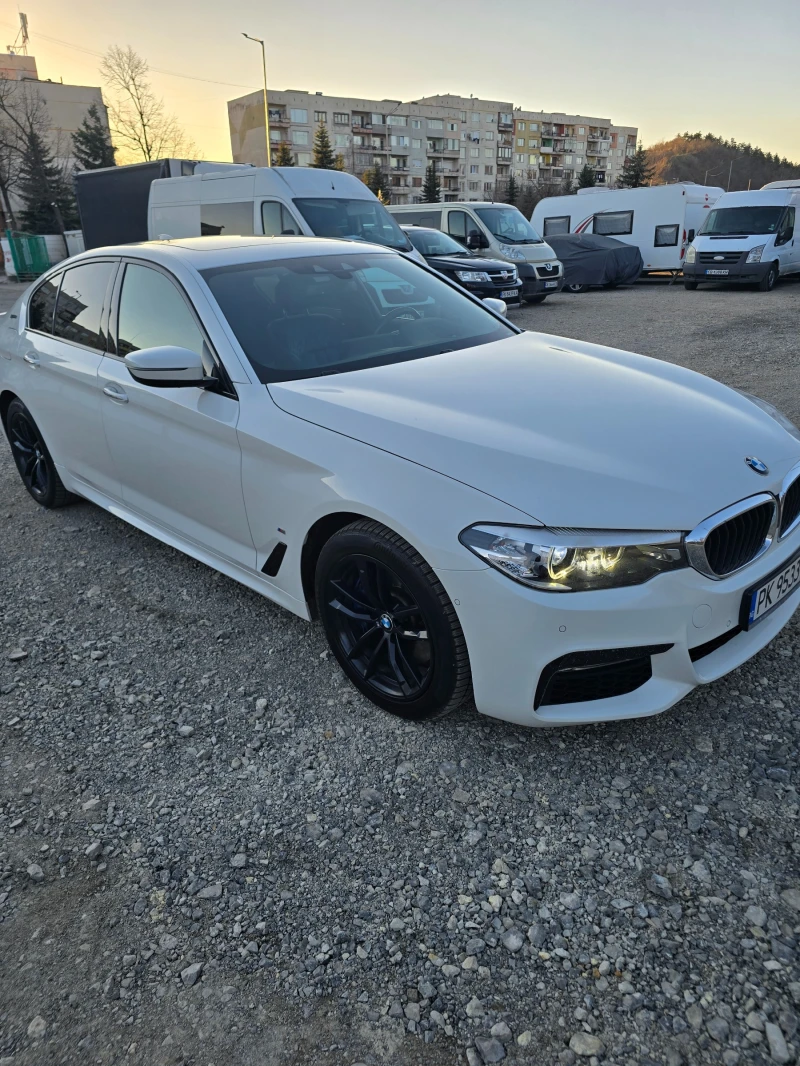 BMW 530E M-pack, Distronic, Масаж, Обдухване, Harman/Kardon, снимка 9 - Автомобили и джипове - 49543826