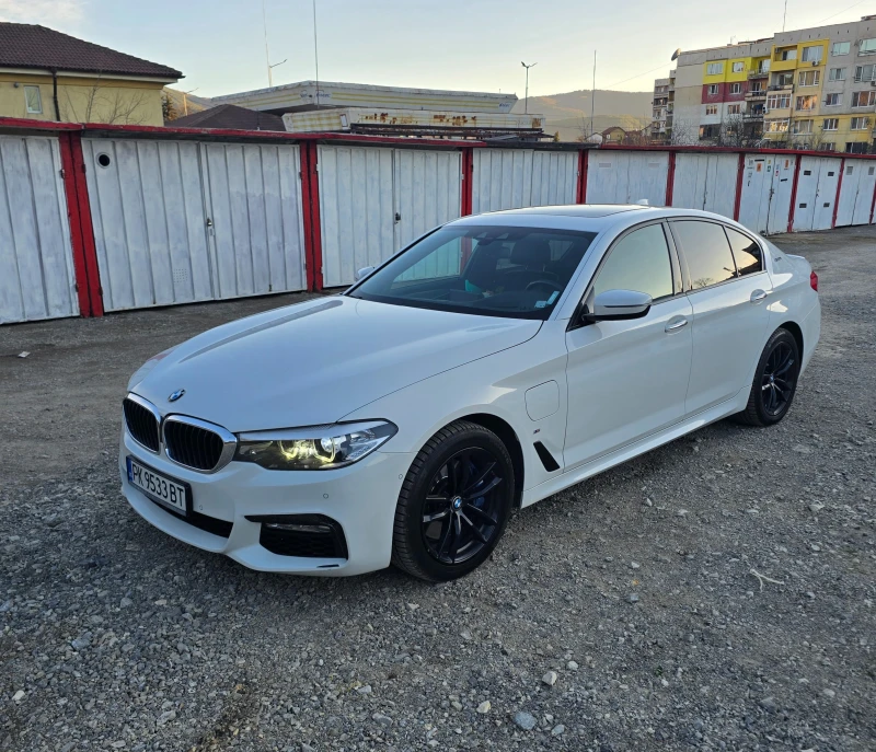 BMW 530E M-pack, Distronic, Масаж, Обдухване, Harman/Kardon, снимка 7 - Автомобили и джипове - 49543826