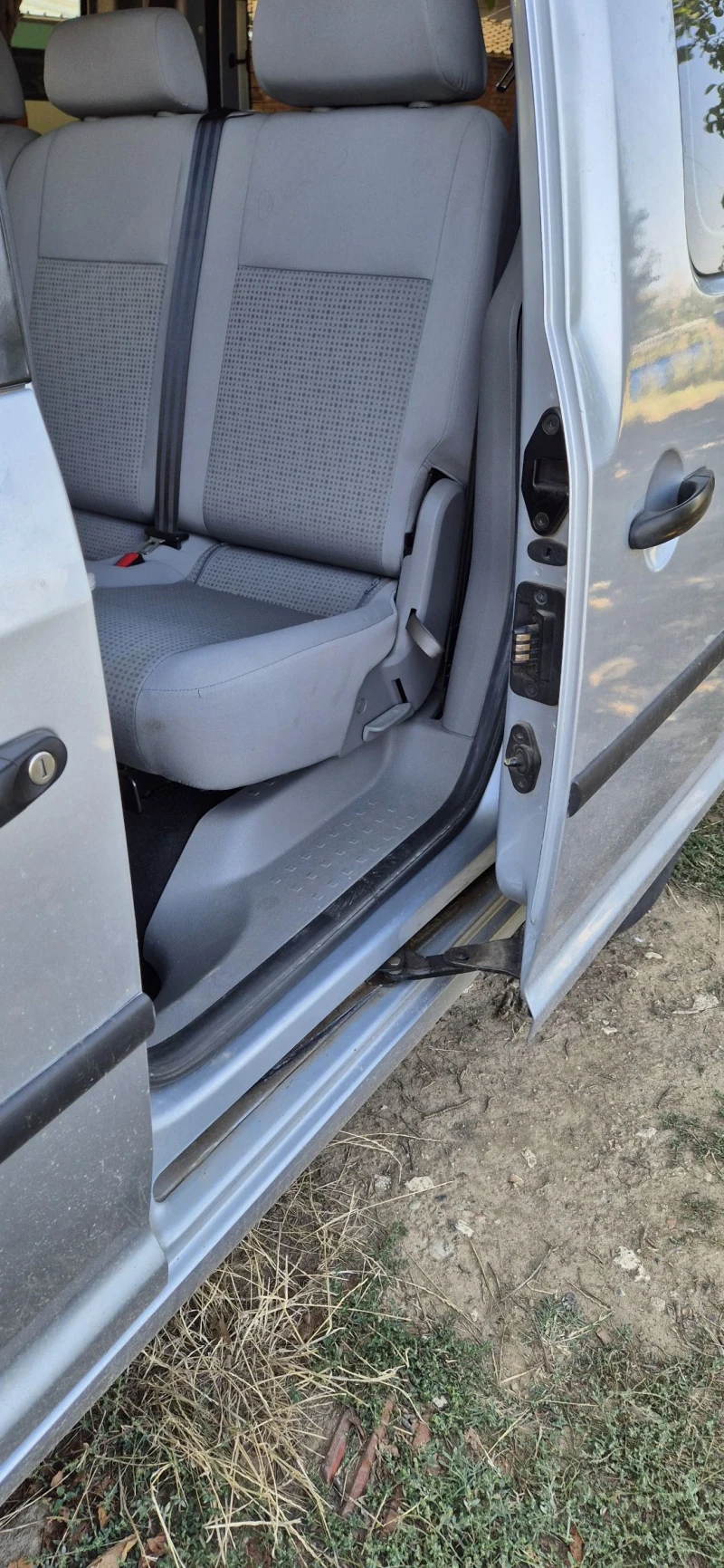 VW Caddy, снимка 8 - Автомобили и джипове - 52351057