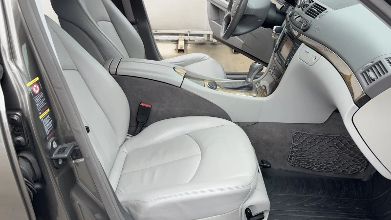 Mercedes-Benz E 320 Avantgarde, снимка 11 - Автомобили и джипове - 53032336