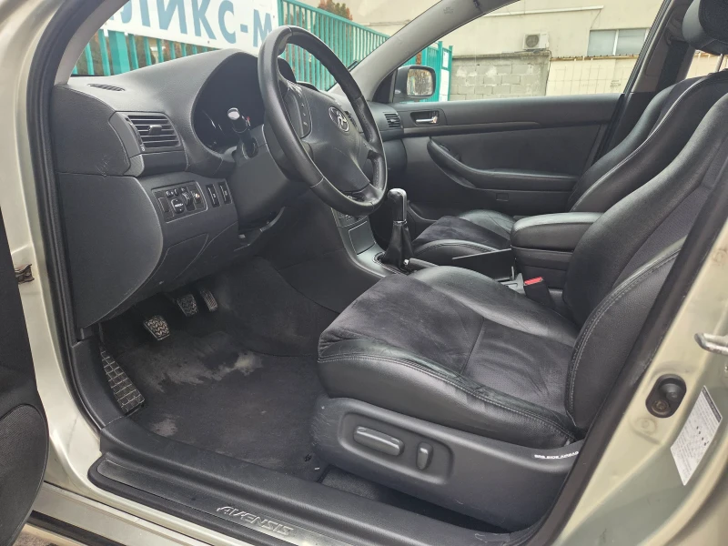 Toyota Avensis, снимка 13 - Автомобили и джипове - 53063812