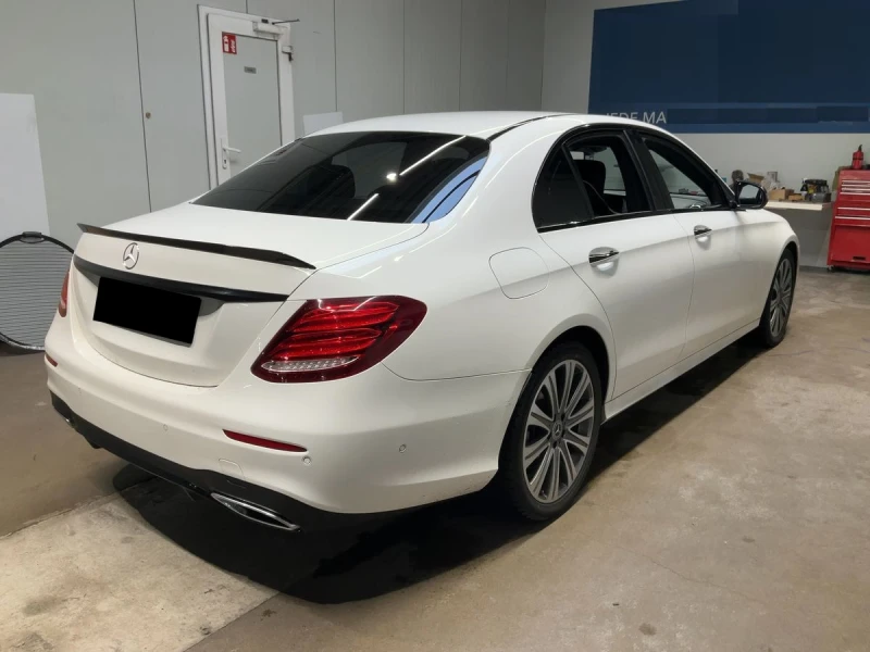 Mercedes-Benz E 400 d 4M AMG Line Designo/360/Head-up/Сервизна история, снимка 3 - Автомобили и джипове - 53198357