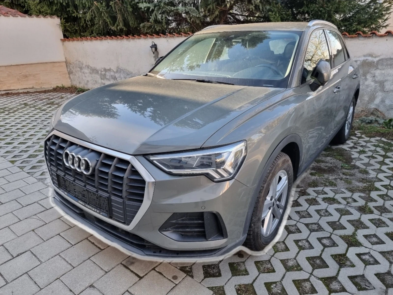 Audi Q3 2.0дизел 4?4