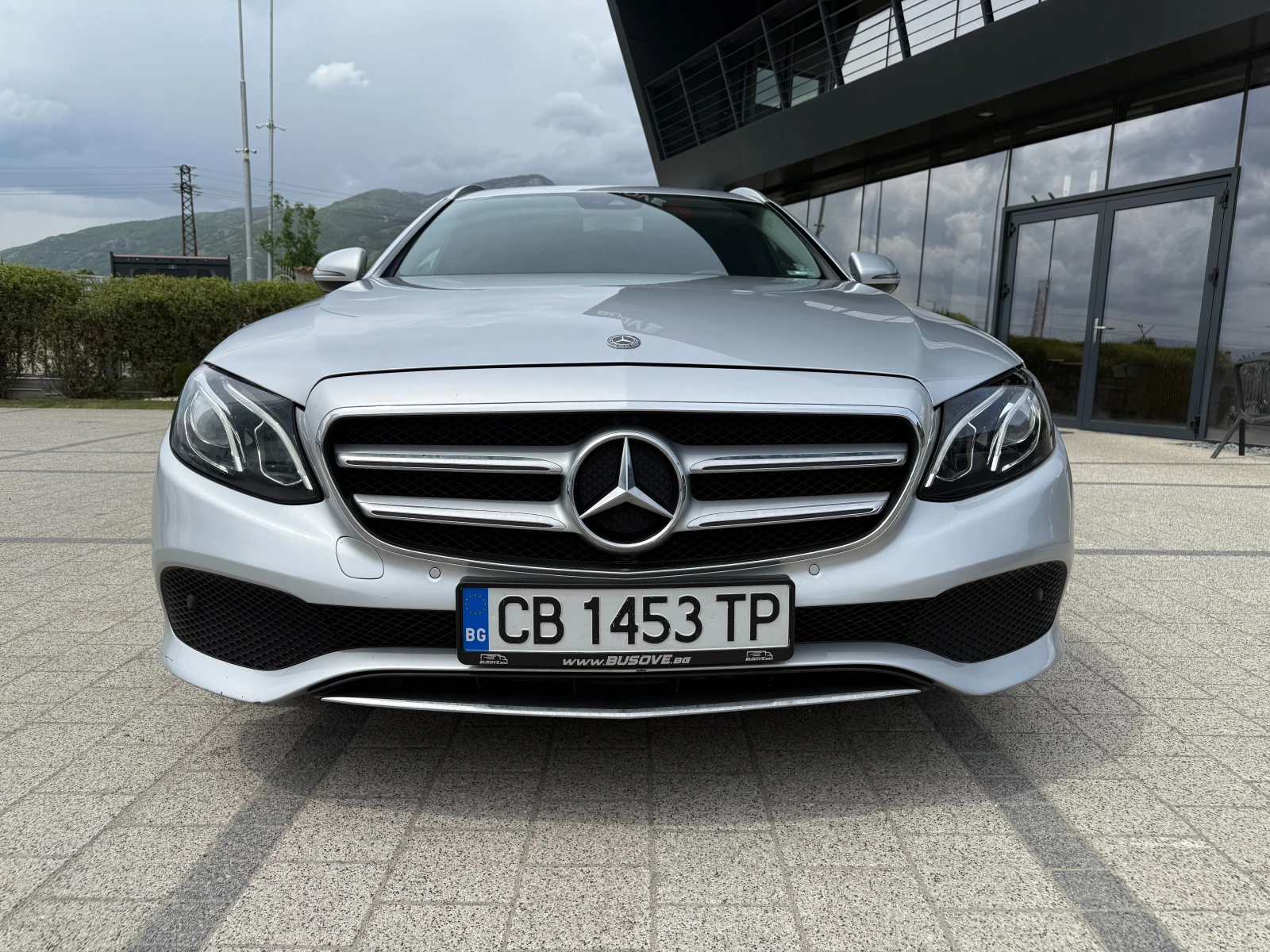 Mercedes-Benz E 220 d  - изображение 3