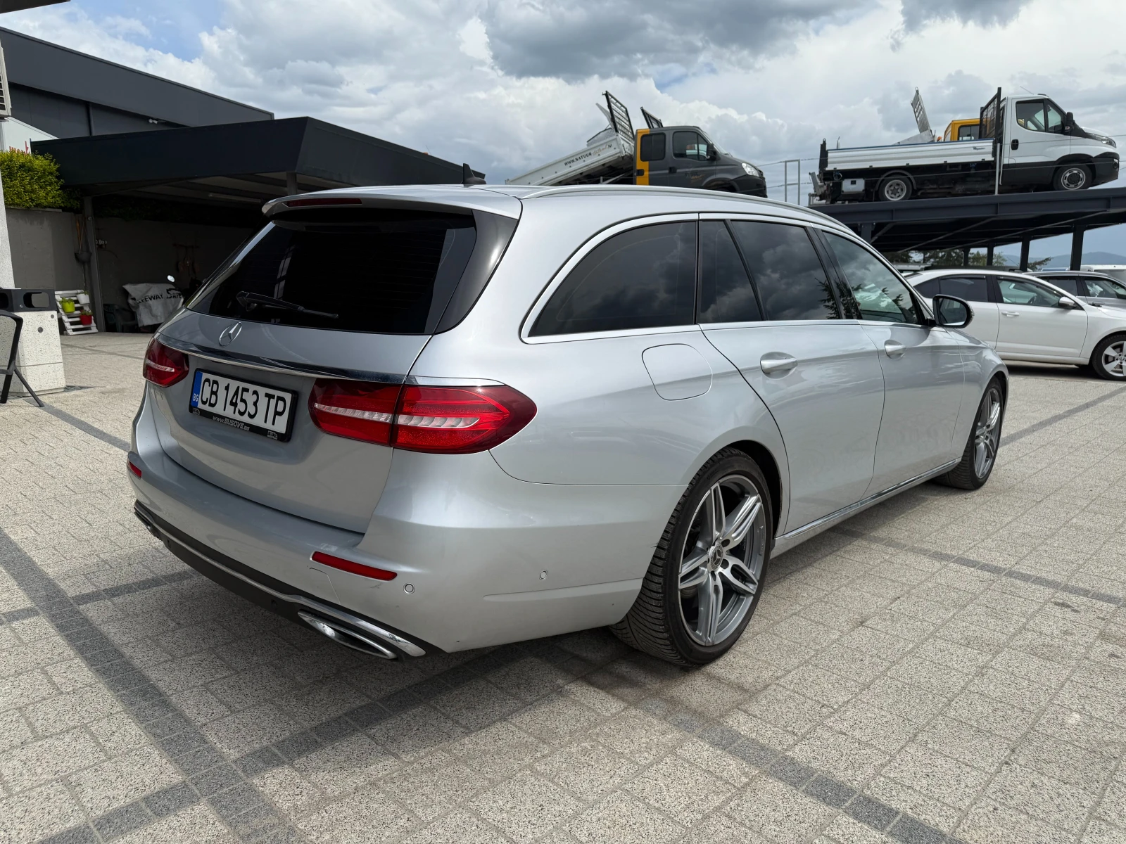 Mercedes-Benz E 220 d  - изображение 8
