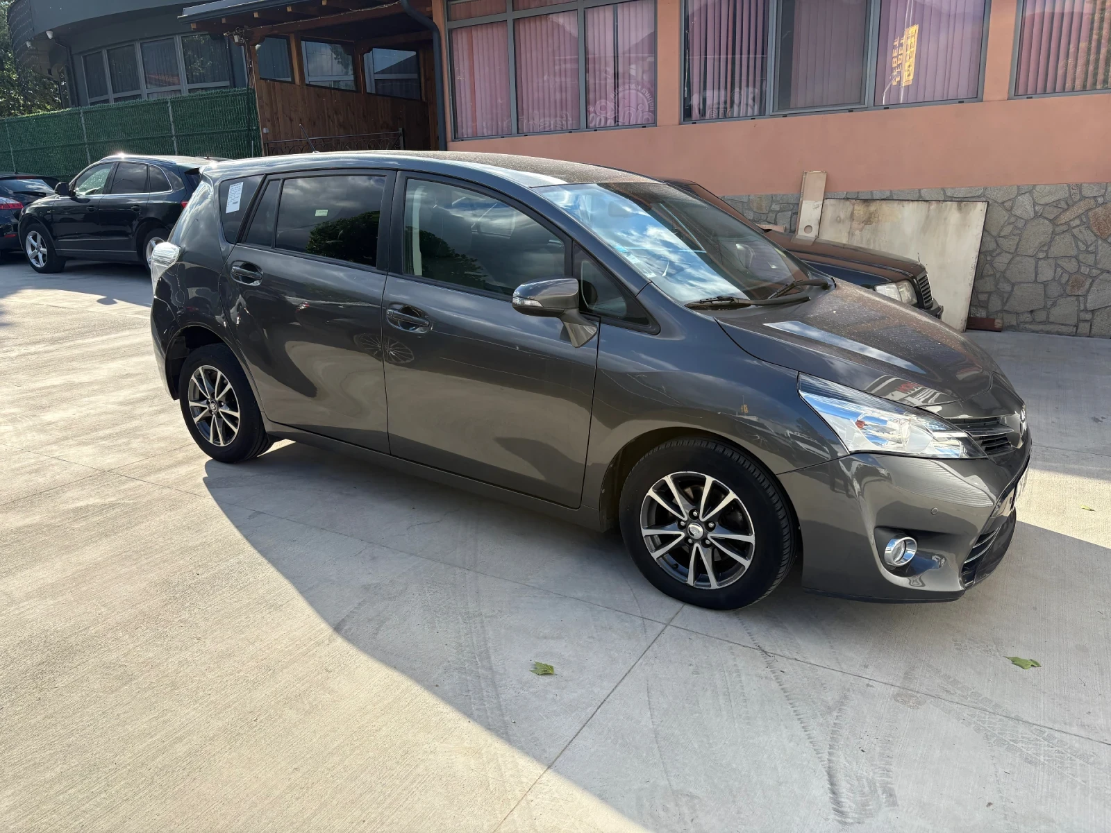 Toyota Verso 2.0 D4D 7 МЕСТА - изображение 5