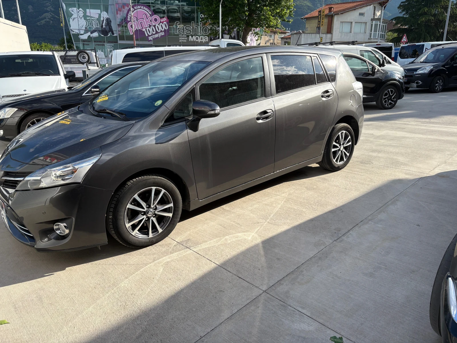 Toyota Verso 2.0 D4D 7 МЕСТА - изображение 4