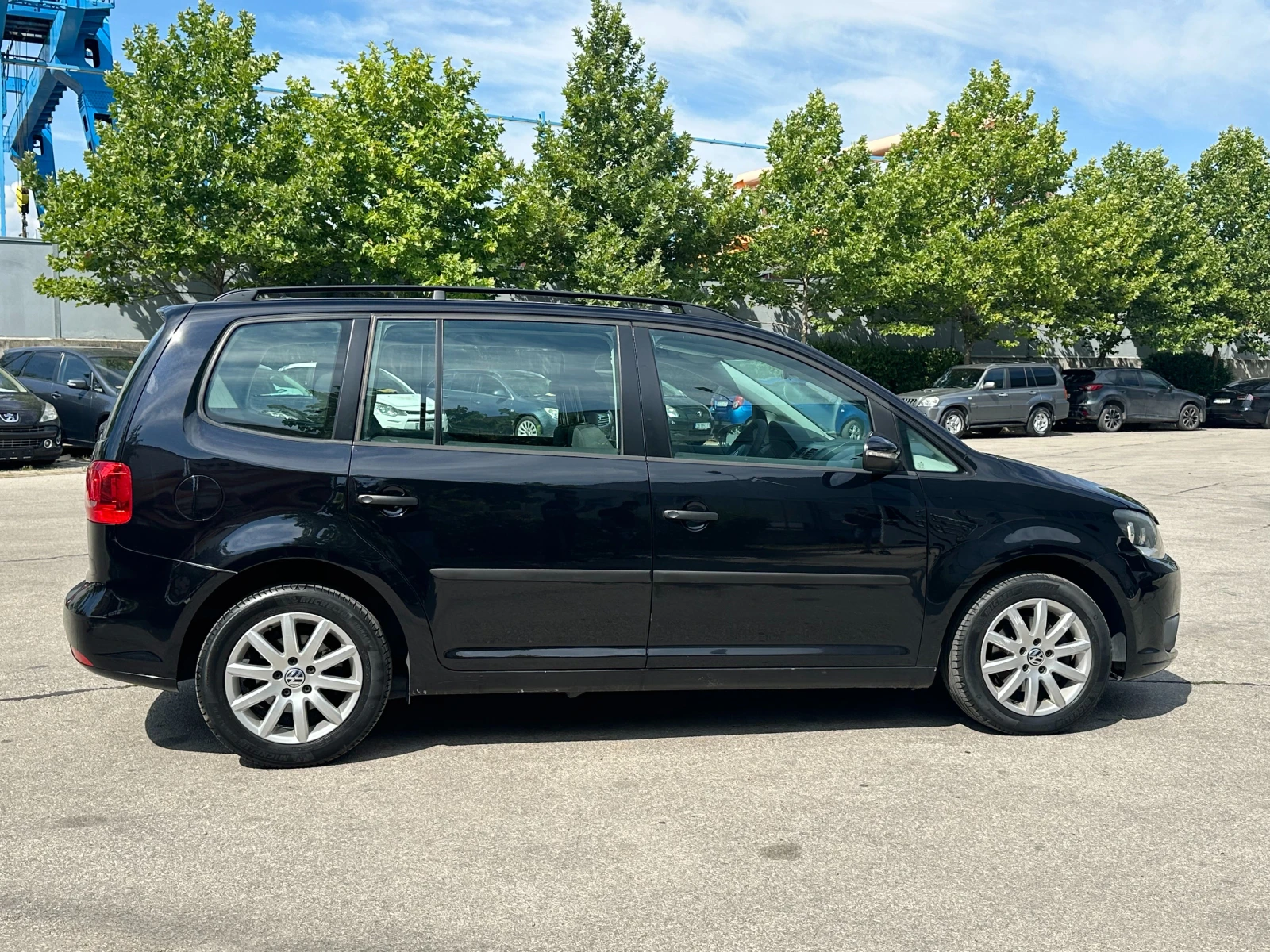 VW Touran 1.6d 105 к.с. - изображение 5