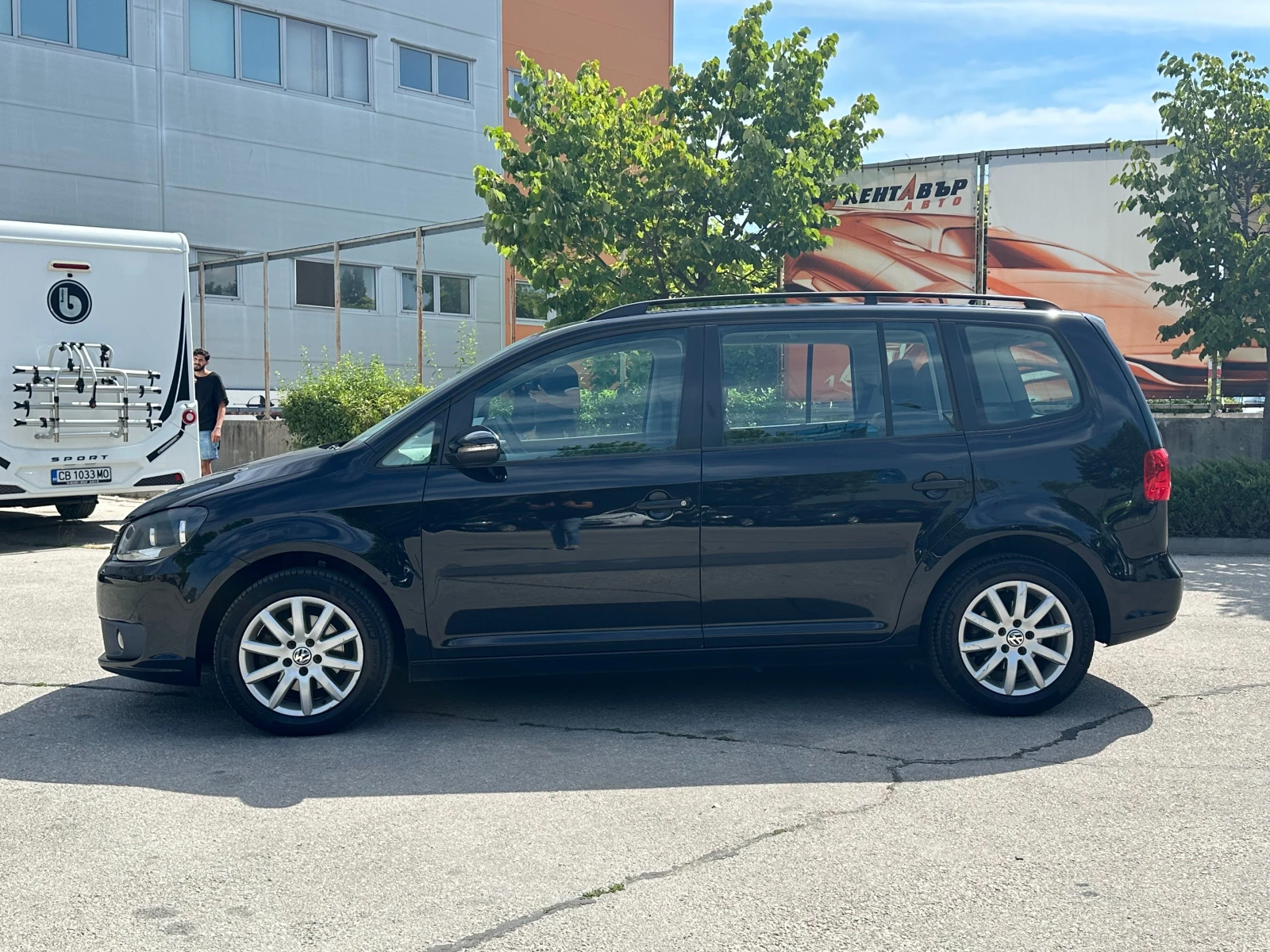 VW Touran 1.6d 105 к.с. - изображение 2