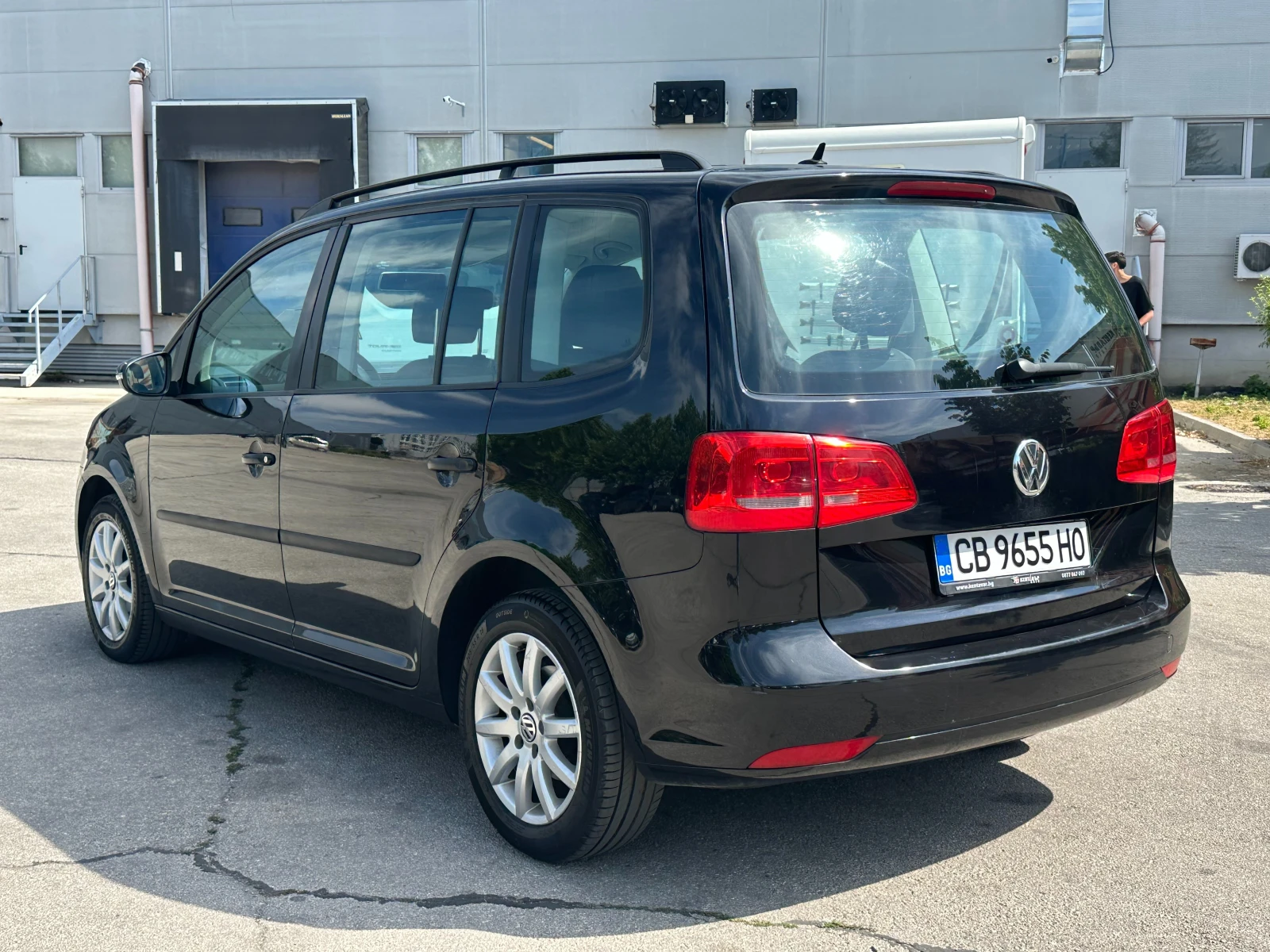 VW Touran 1.6d 105 к.с. - изображение 3