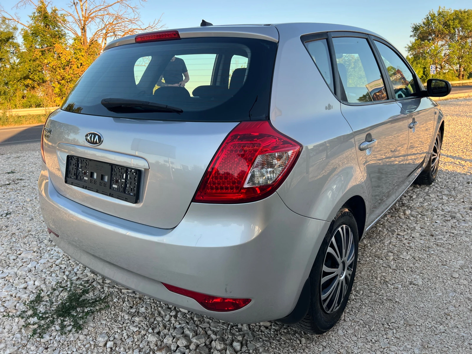 Kia Ceed 1.4i 16v/90p.s-Facelift - изображение 3