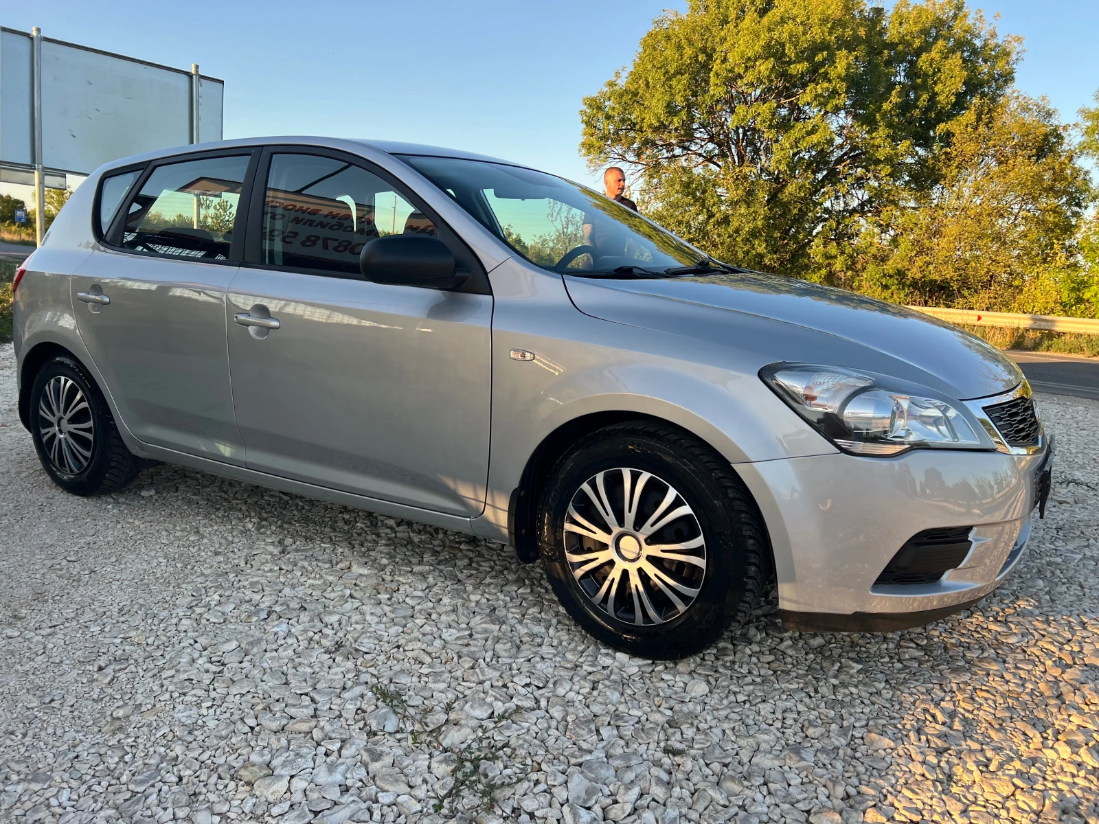 Kia Ceed 1.4i 16v/90p.s-Facelift - изображение 2