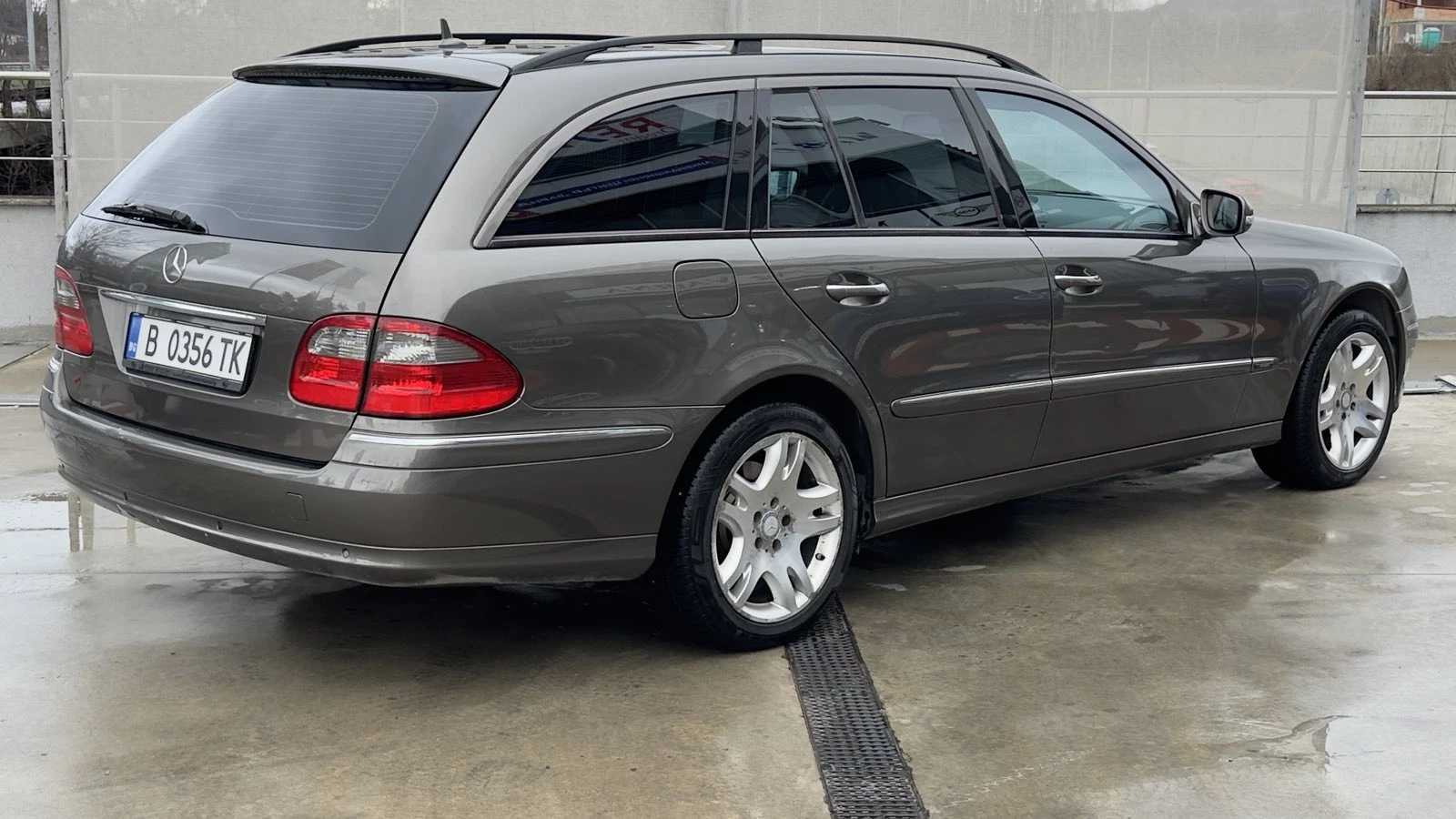 Mercedes-Benz E 320 Avantgarde - изображение 6