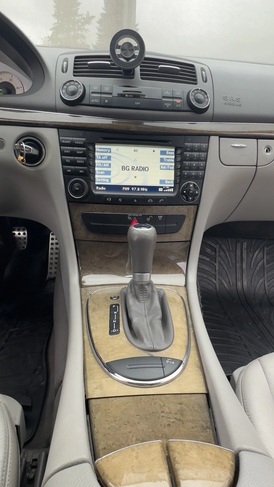 Mercedes-Benz E 320 Avantgarde - изображение 9