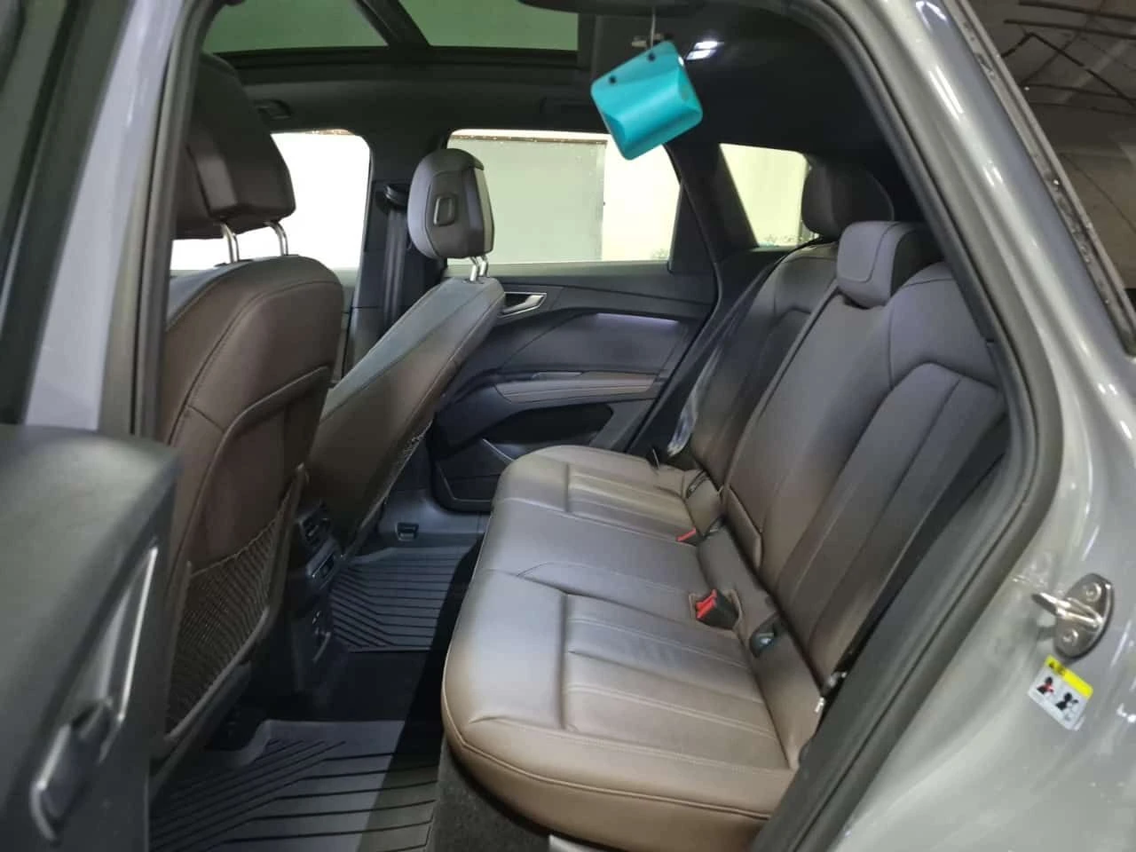 Audi E-Tron * 50 quattro * CARFAX * БЕЗ ПЪРВОНАЧАЛНА ВНОСКА, снимка 12 - Автомобили и джипове - 53868351