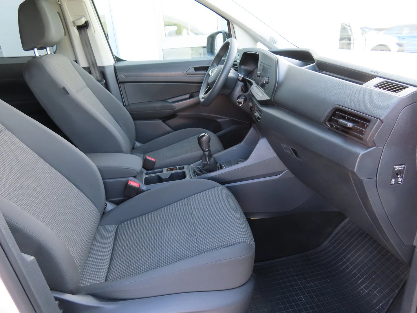 VW Caddy, снимка 6 - Автомобили и джипове - 56422546