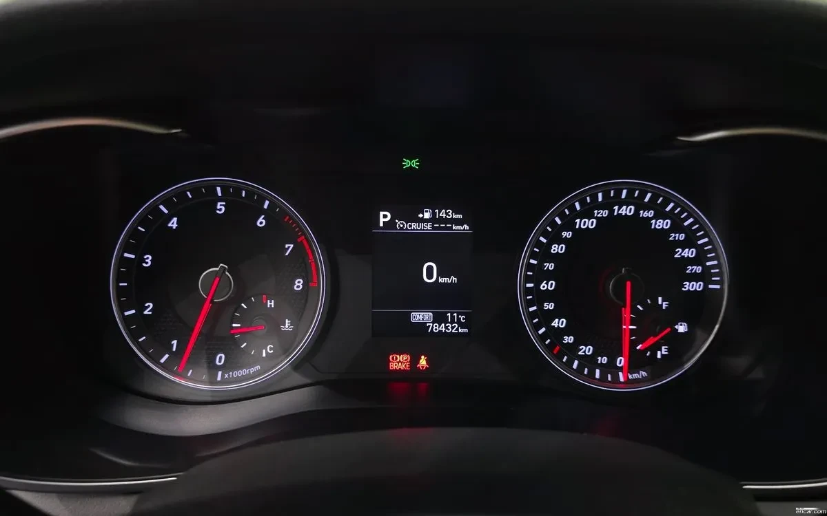 Genesis G70 3.3T Sports, снимка 7 - Автомобили и джипове - 54810208