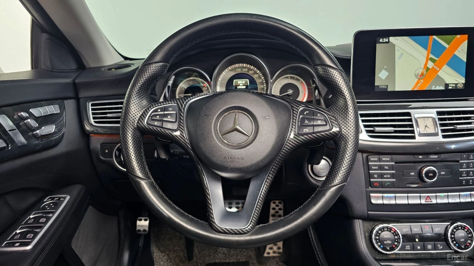 Mercedes-Benz CLS 350 4MATIC* КОЖА* ПОДГРЕВ* ОБДУХВ* BURMASTER* PANO* 36, снимка 13 - Автомобили и джипове - 55423341