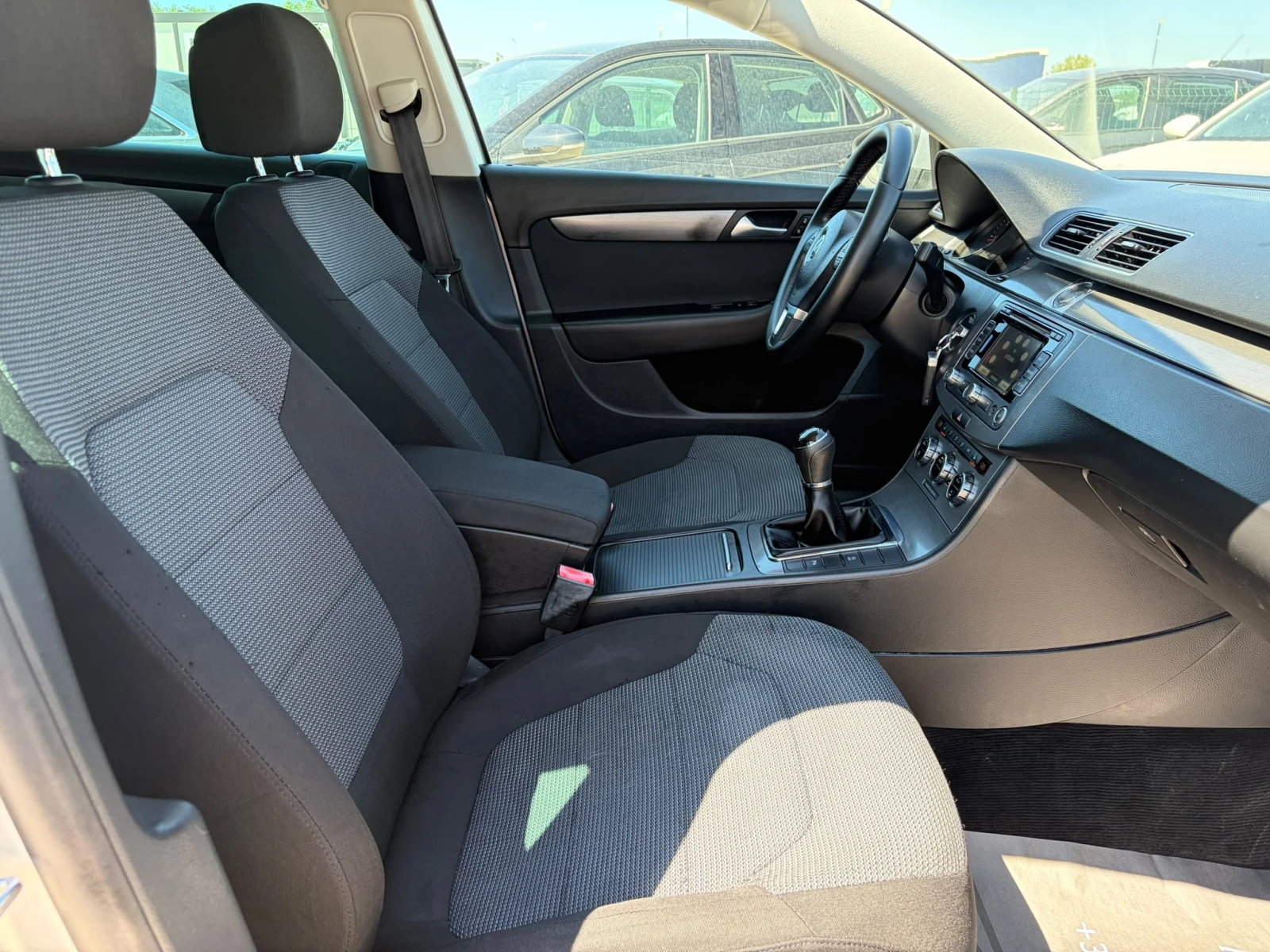 VW Passat 2.0TDI-140, снимка 10 - Автомобили и джипове - 55768488